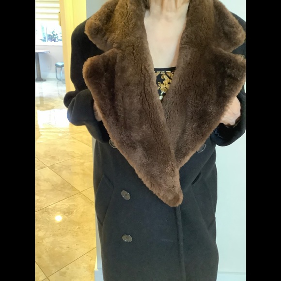 Vintage Calvin Klein Wool and Fur collar coat- sheared beaver collar - Picture 2 of 8